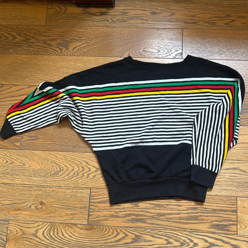 80’s horizontal striped batwing lightweight sweatshirt!